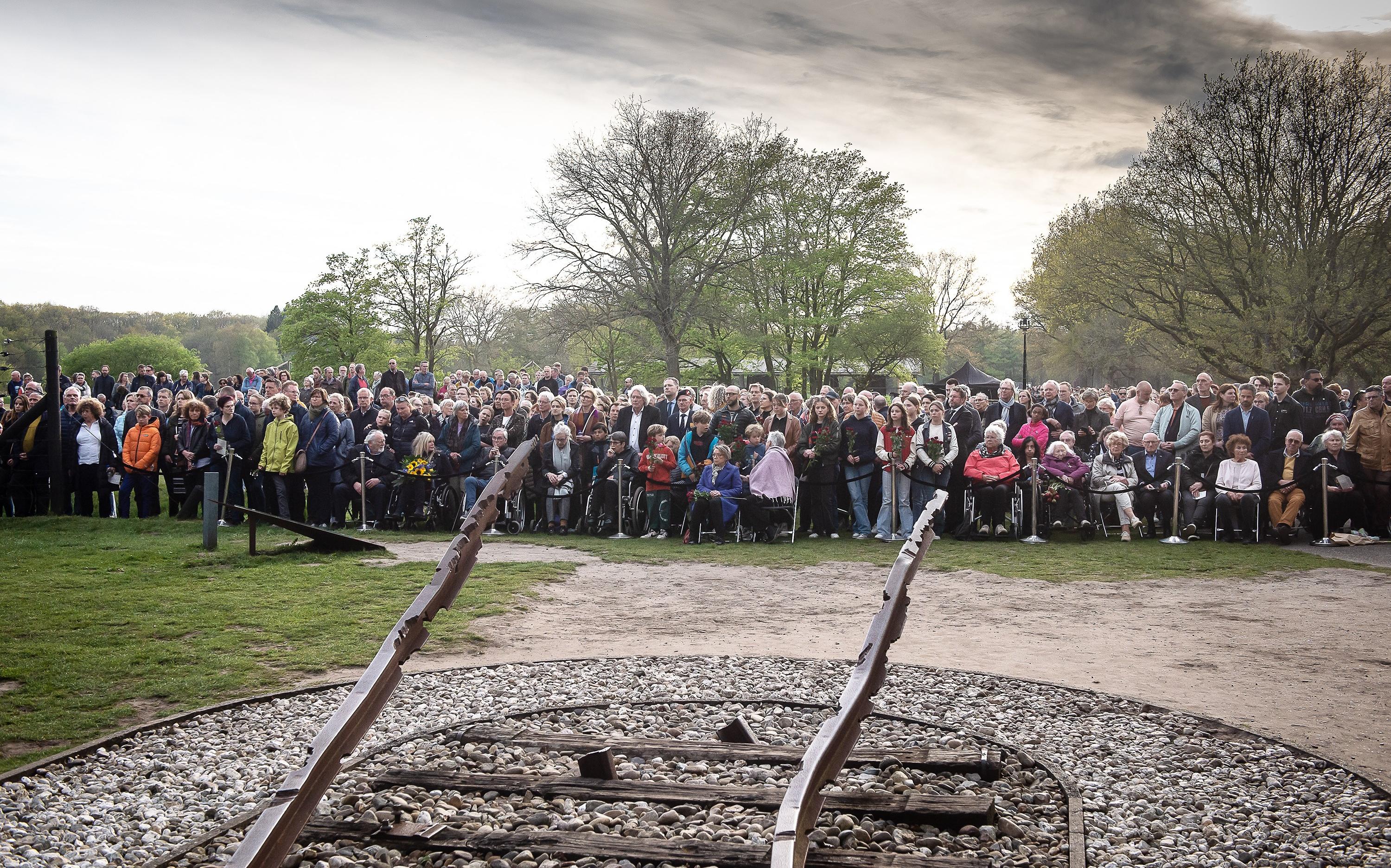 Laatste transporten uit kamp Westerbork staan centraal tijdens herdenking op 4 mei
