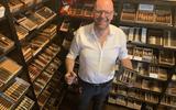 Directeur Tom Mulder in een van zijn sigarenzaken. Van Dalen Cigars opent dit voorjaar in de stad Groningen.