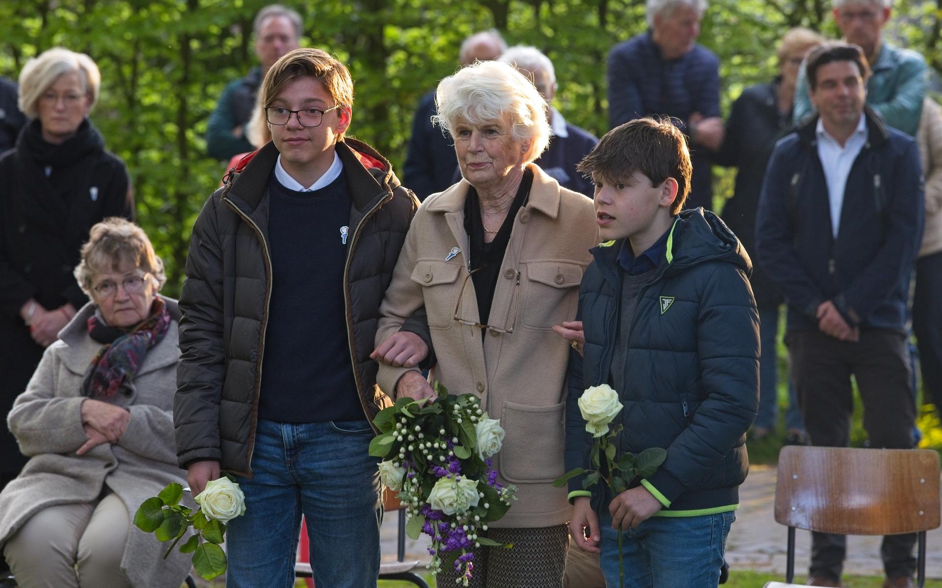 Dochter van gefusilleerde burgemeester spreekt tijdens Dodenherdenking in Oosterhesselen