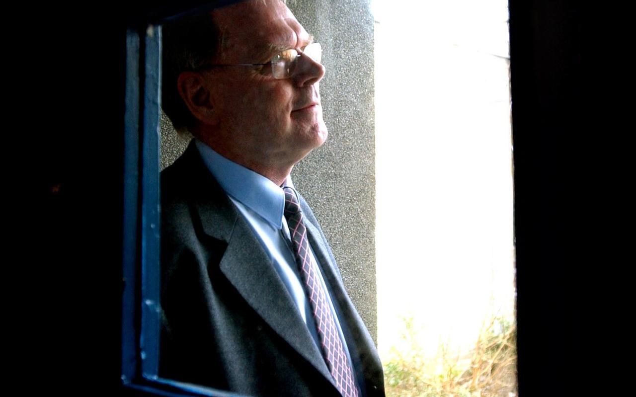 Henk Naarding bij zijn afscheid als plaatsvervangend directeur van het Dollard College.
