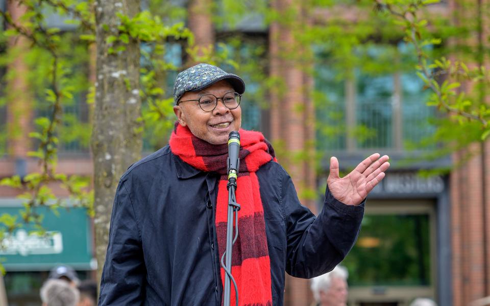 Charles Goudsmit sprak tijdens de demonstratie Groningen tegen haat en angst en voor solidariteit.  