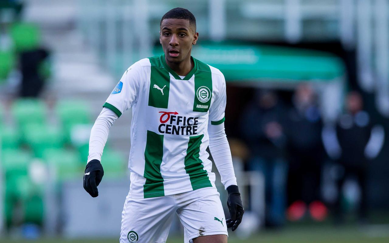 Paulos Abraham blonk uit namens FC Groningen onder -21 tegen de leeftijdsgenoten van sc Heerenveen