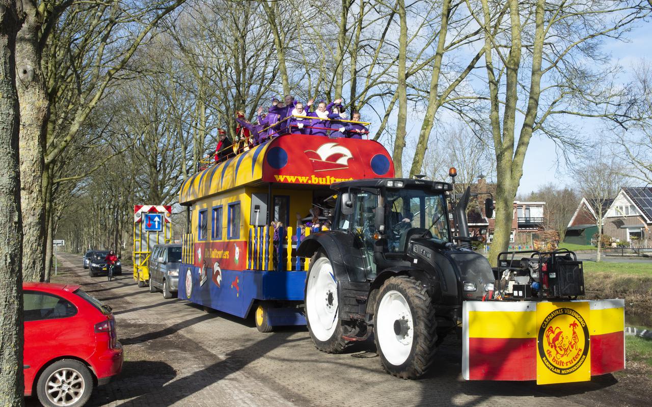 Normaal gesproken rijden jaarlijks tientallen praalwagens in de carnavalsoptocht door Barnflair, noodgedwongen bleef het zaterdag beperkt tot de Prinsenwagen.