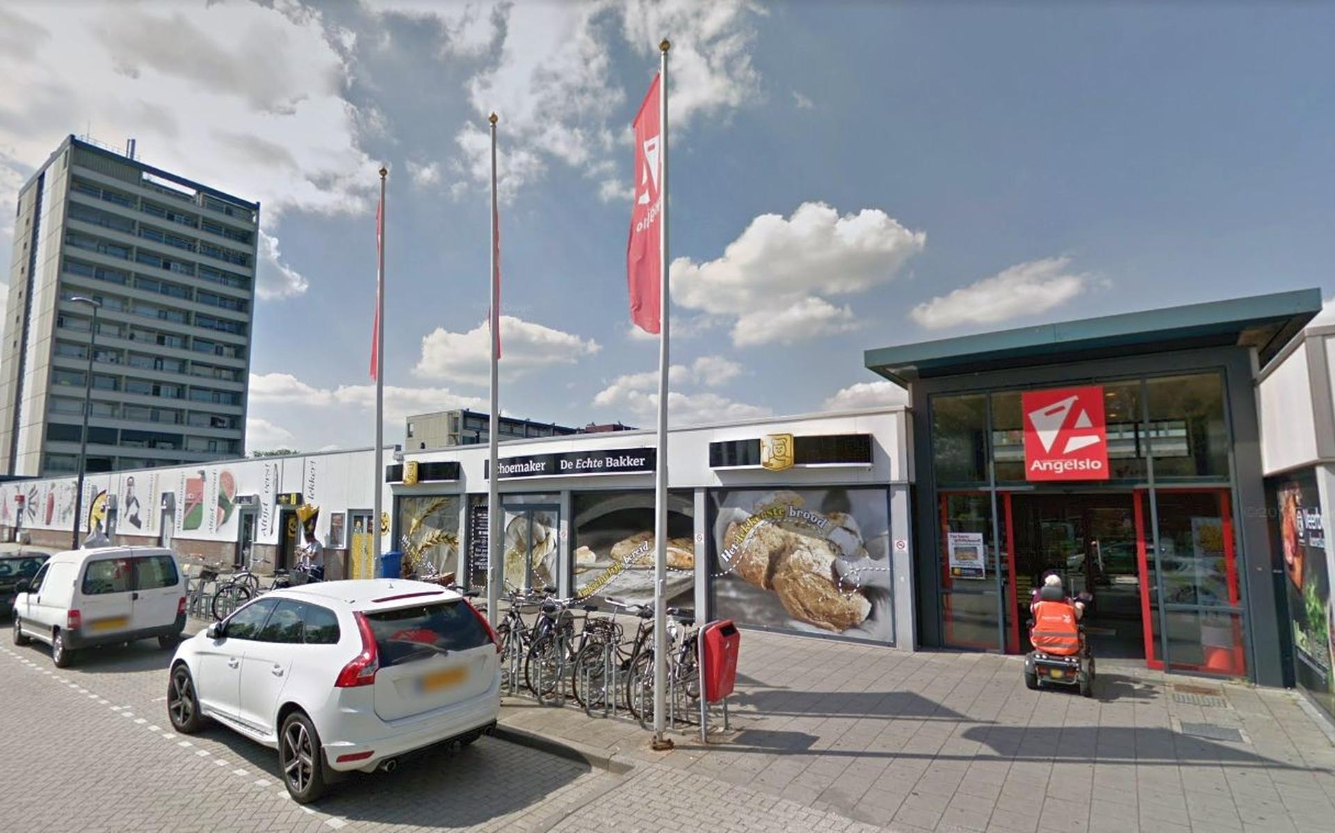 De handen gaan uit de mouwen in Angelslo