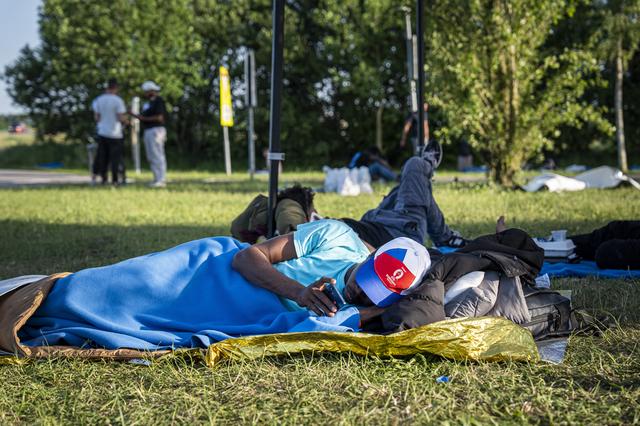 LIVE | Weer 140 asielzoekers in opvang Groningen, 20 à 30 buitenslapers