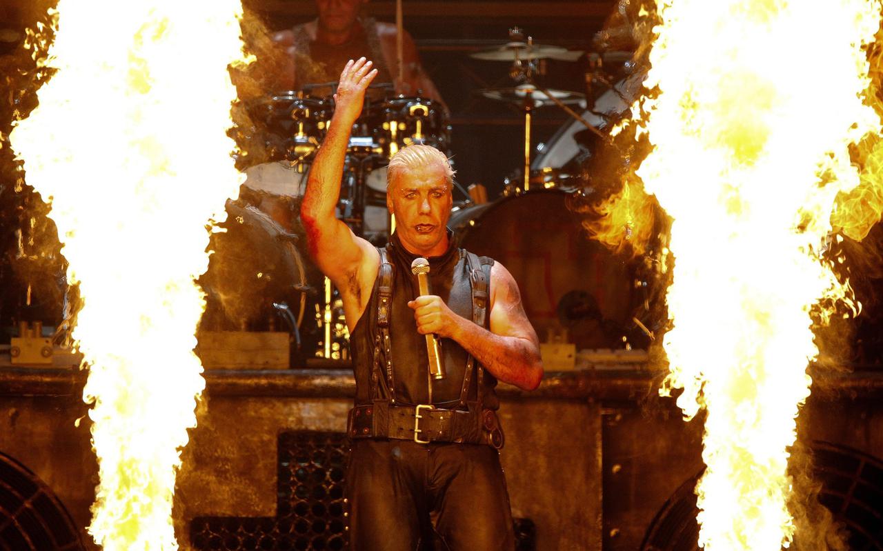 Zanger Till Lindemann van Rammstein tijdens het Wacken Open Air-muziekfestival in Wacken, Duitsland, 1 augustus 2013.