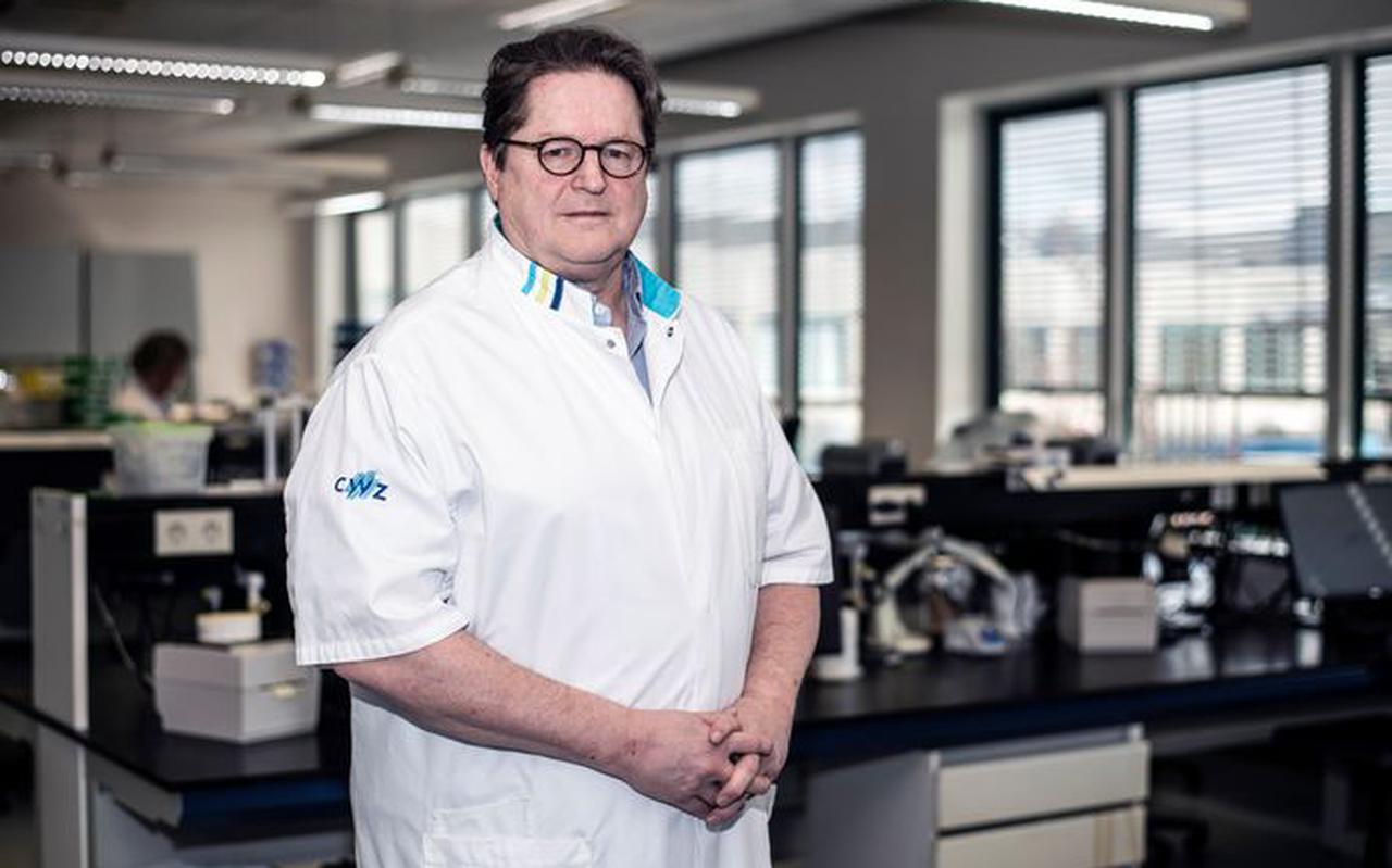 Andreas Voss, Medisch microbioloog, medisch manager infectiepreventie en algemene bacteriologie bij het CWZ, tevens hoogleraar Infectiepreventie aan de Radboud Universiteit.