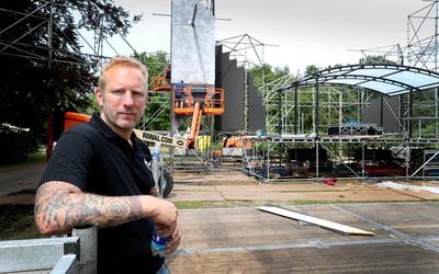 Jeroen van Broekhoven op Secret Forest Festival in 2021. Begin juni organiseerde hij in Arnhem nog het festival Free Your Mind, dat 34.000 bezoekers trok.
