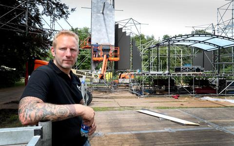 Jeroen van Broekhoven op Secret Forest Festival in 2021. Begin juni organiseerde hij in Arnhem nog het festival Free Your Mind, dat 34.000 bezoekers trok.