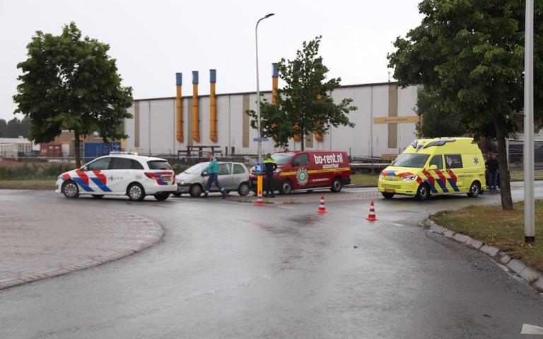 Een gewonde door kop-staartbotsing in Hoogeveen. Een gewonde door kop-staartbotsing in Hoogeveen.
