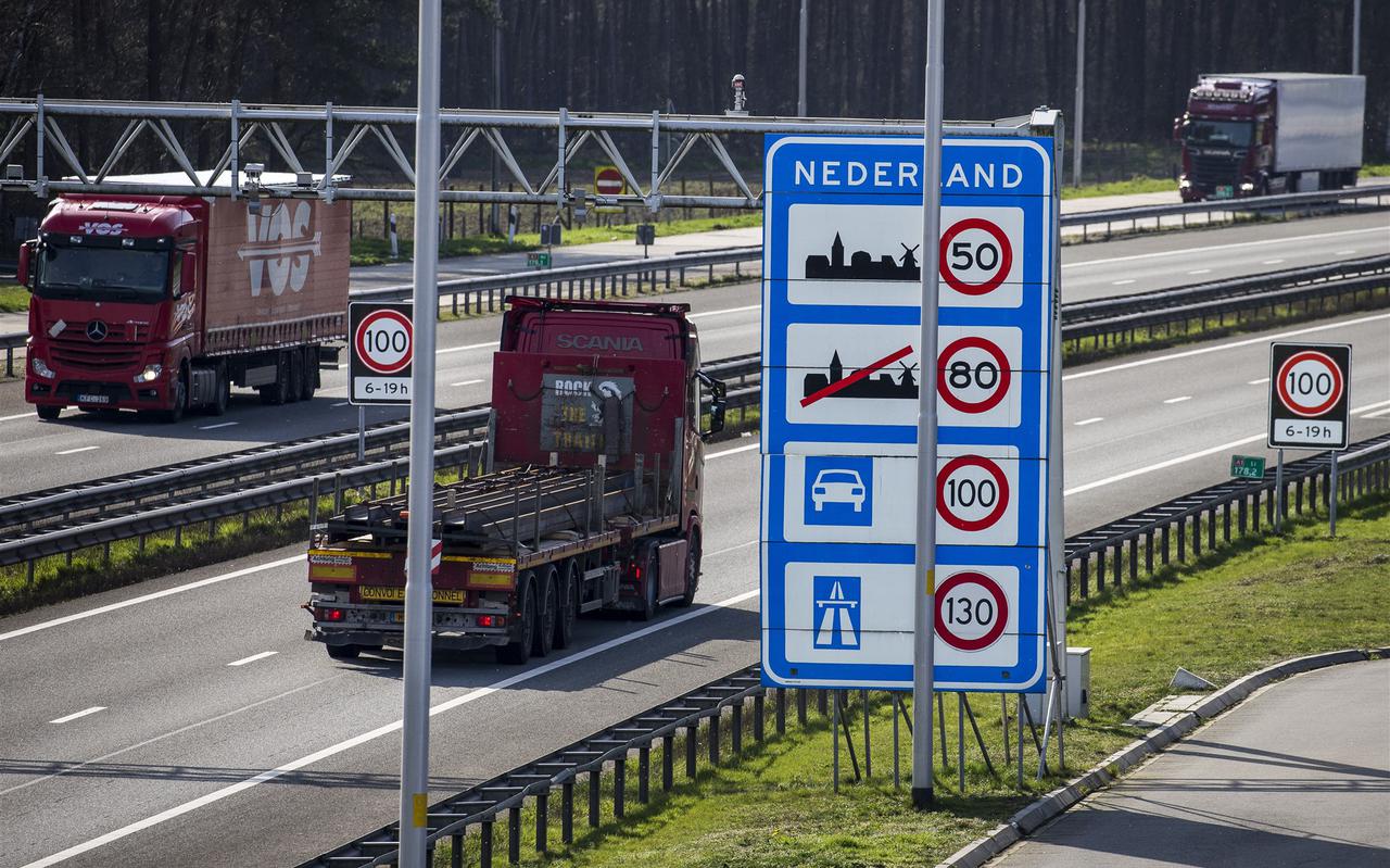 De Duitse regering wil het grensverkeer zoveel mogelijk aan banden leggen.