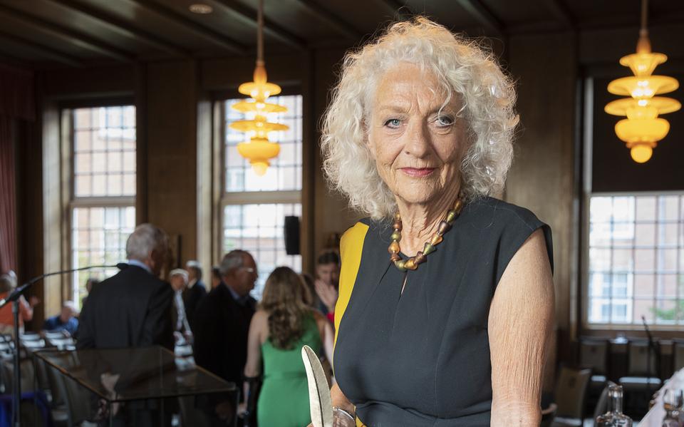 Nelleke Noordervliet ontving deze week de Gouden Ganzenveer, later deze maand spreekt ze in Groningen de Ubbo Emmiuslezing 2022 uit.