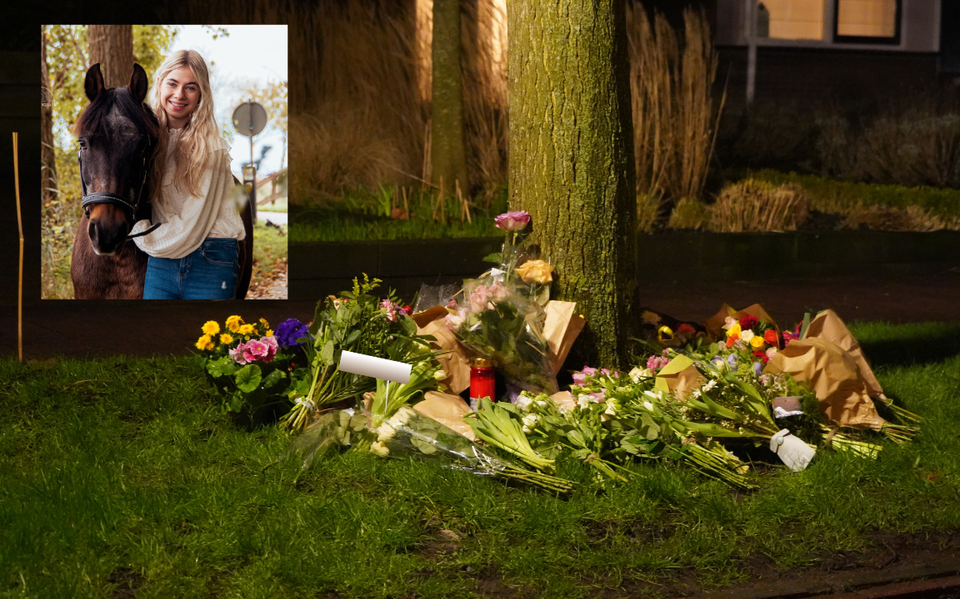 Bloemen in de A.S. de Blécourtlaan in Winsum, na de moord op de 17-jarige Jet.