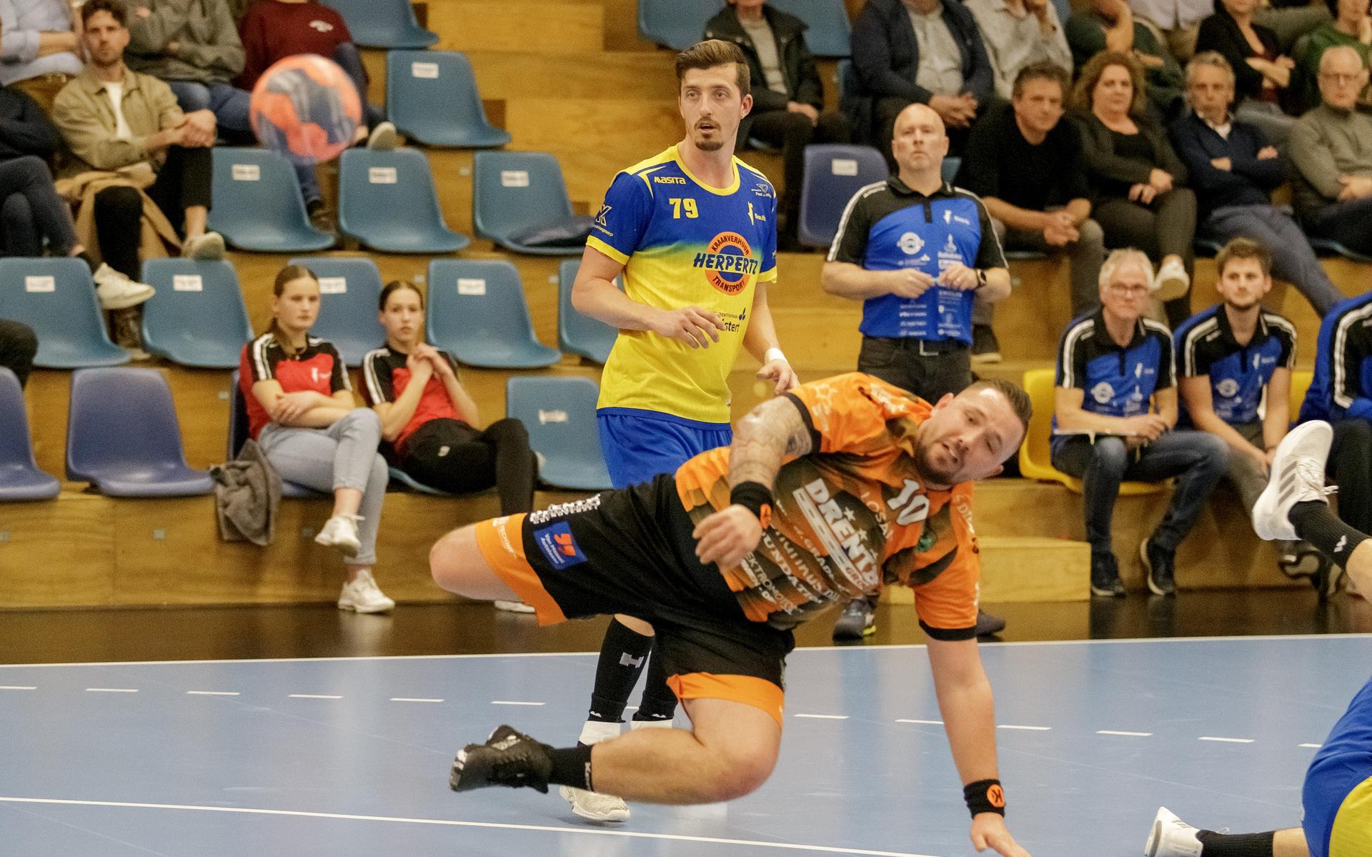Cirkelspeler Sjoerd Boonstra schiet namens Hurry-Up.