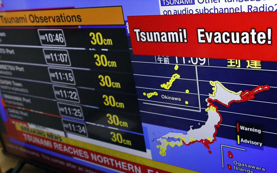 Het Japans Meteorologisch Instituut waarschuwt voor een tsunami. 