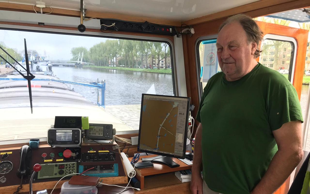 Eddy Demunter, schipper van de Falkland, ligt vast door de aanvaring met de Gerrit Krolburg Eddy Demunter, schipper van de Falkland, ligt vast door de aanvaring met de Gerrit Krolburg