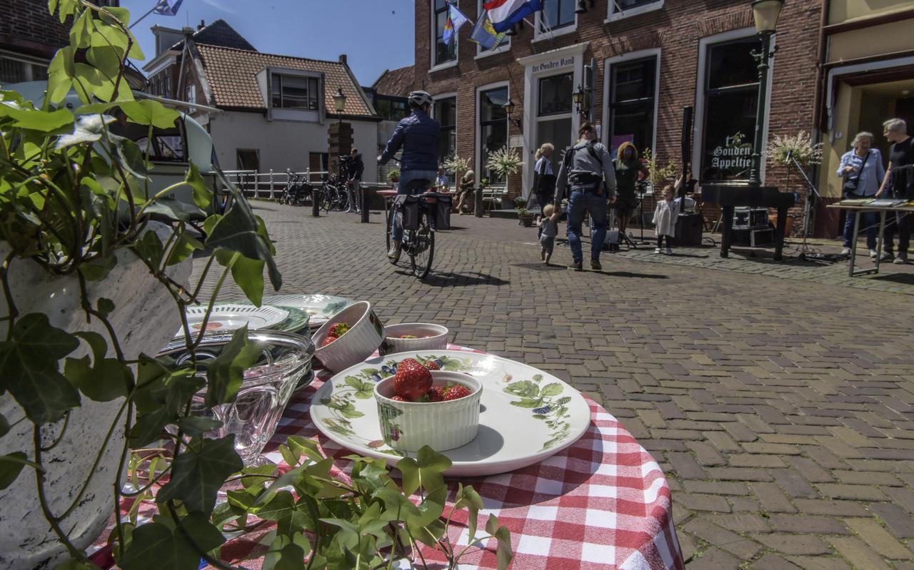 De aardbei staat traditioneel in de hoofdrol op het Jan Blaupot Festival in Appingedam, maar was zaterdag ook snel uitverkocht. 