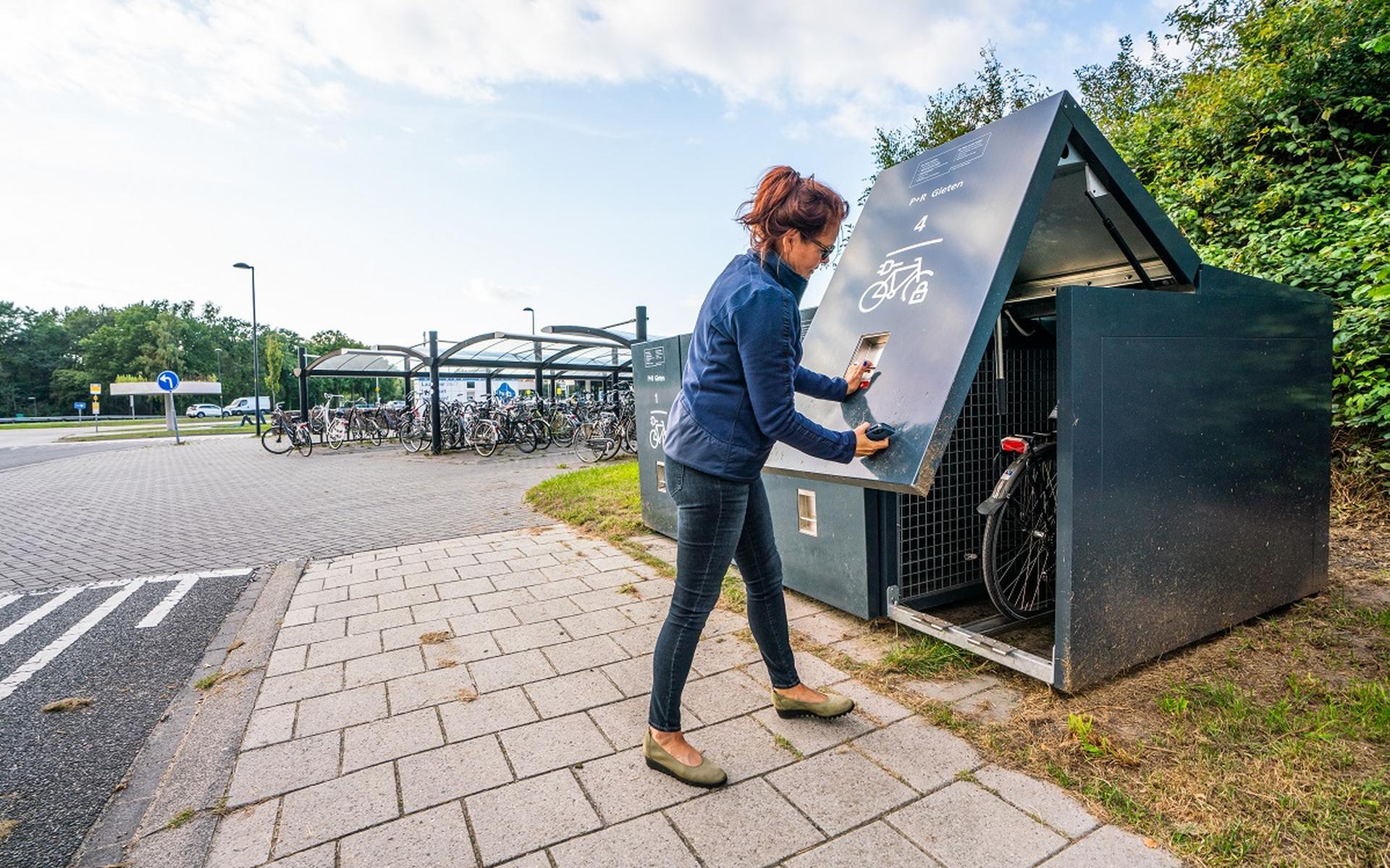 Fietsers hoeven de weg niet meer te delen met auto-, vracht- en landbouwverkeer. Foto: Provincie Groningen
