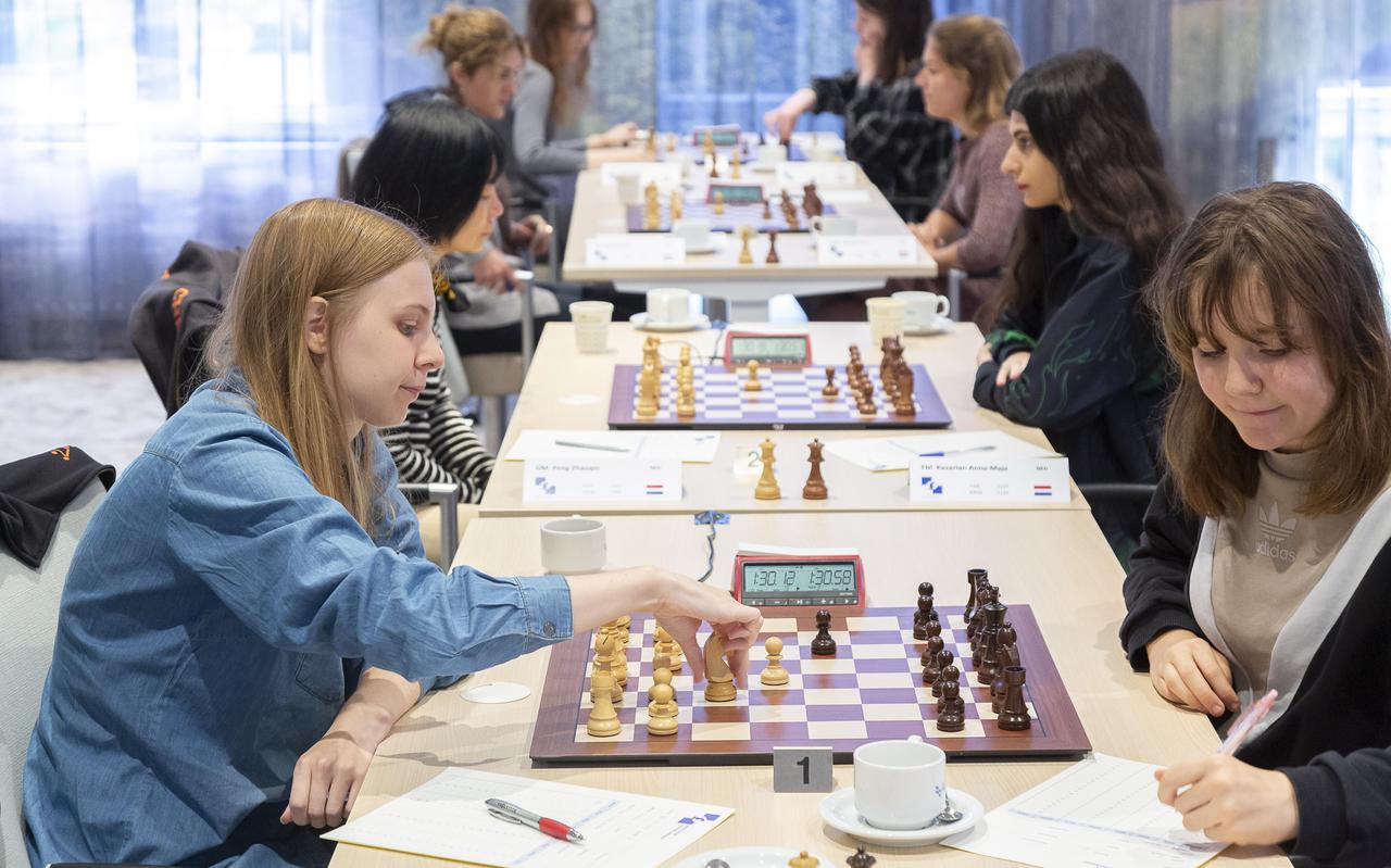 NK Dames schaaktoernooi in de Raadszaal.