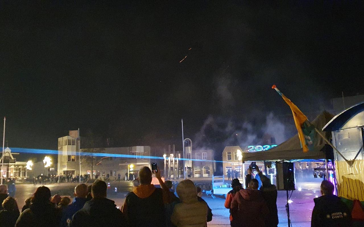 De lasershow trok drommen publiek. De lasershow trok drommen publiek.