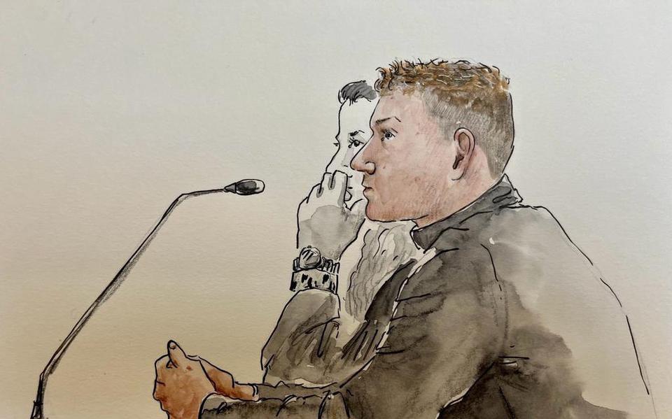 A.Z. voor de rechtbank in Assen. Tekening: Heleen van den Broek