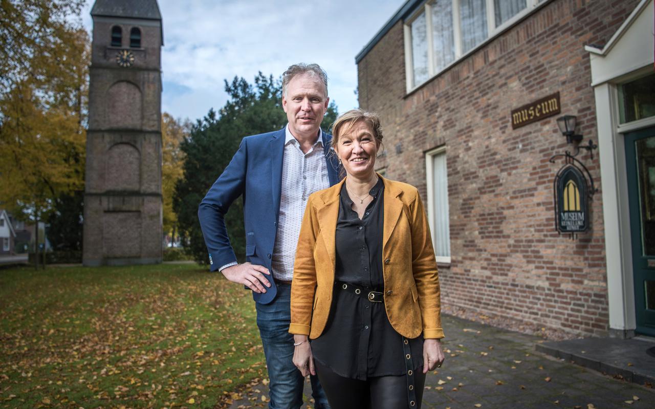Margreth Eikens en André Zwake voor Museum Janning in Nieuw-Schoonebeek.