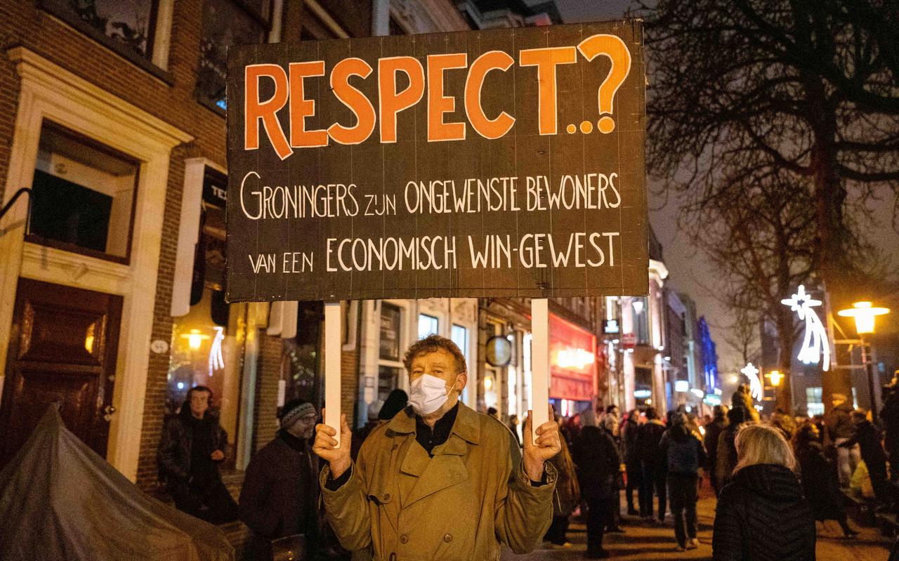 Zo'n 10.000 mensen gingen zaterdagavond de straat op in Groningen om respect af te dwingen.