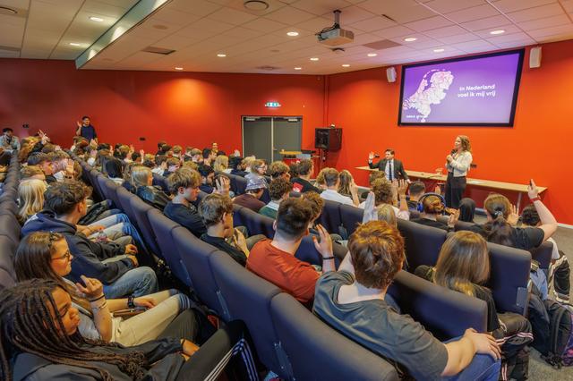 Kamervoorzitter kijkt in Assen met gemengde gevoelens terug op debat waarin Lidewij de Vos werd gema