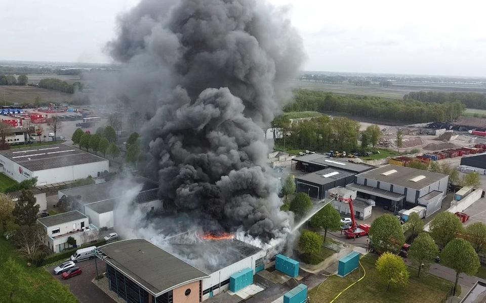 De brand in het bedrijf in Schoonebeek. 
