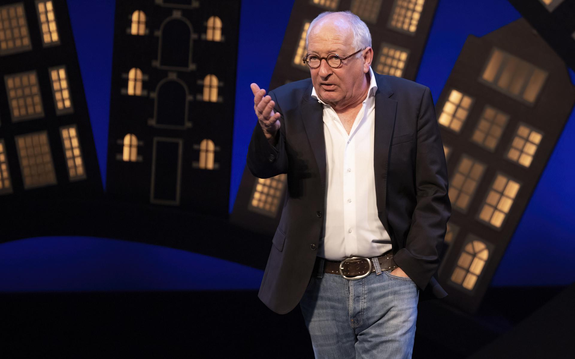 'I love Groningen': Comedian Joop van 't Heck (70) says ceremonial farewell to Stadsschouwburg