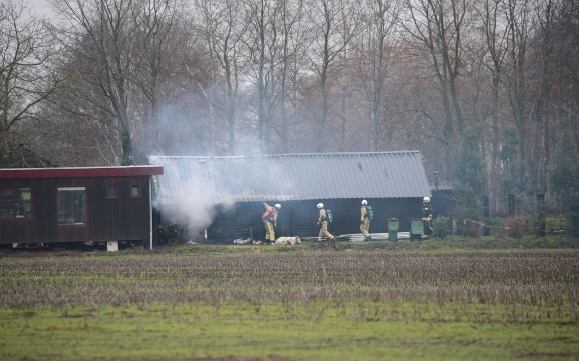 Schuur beschadigd bij brand in Kiel-Windeweer - Dagblad van het Noorden