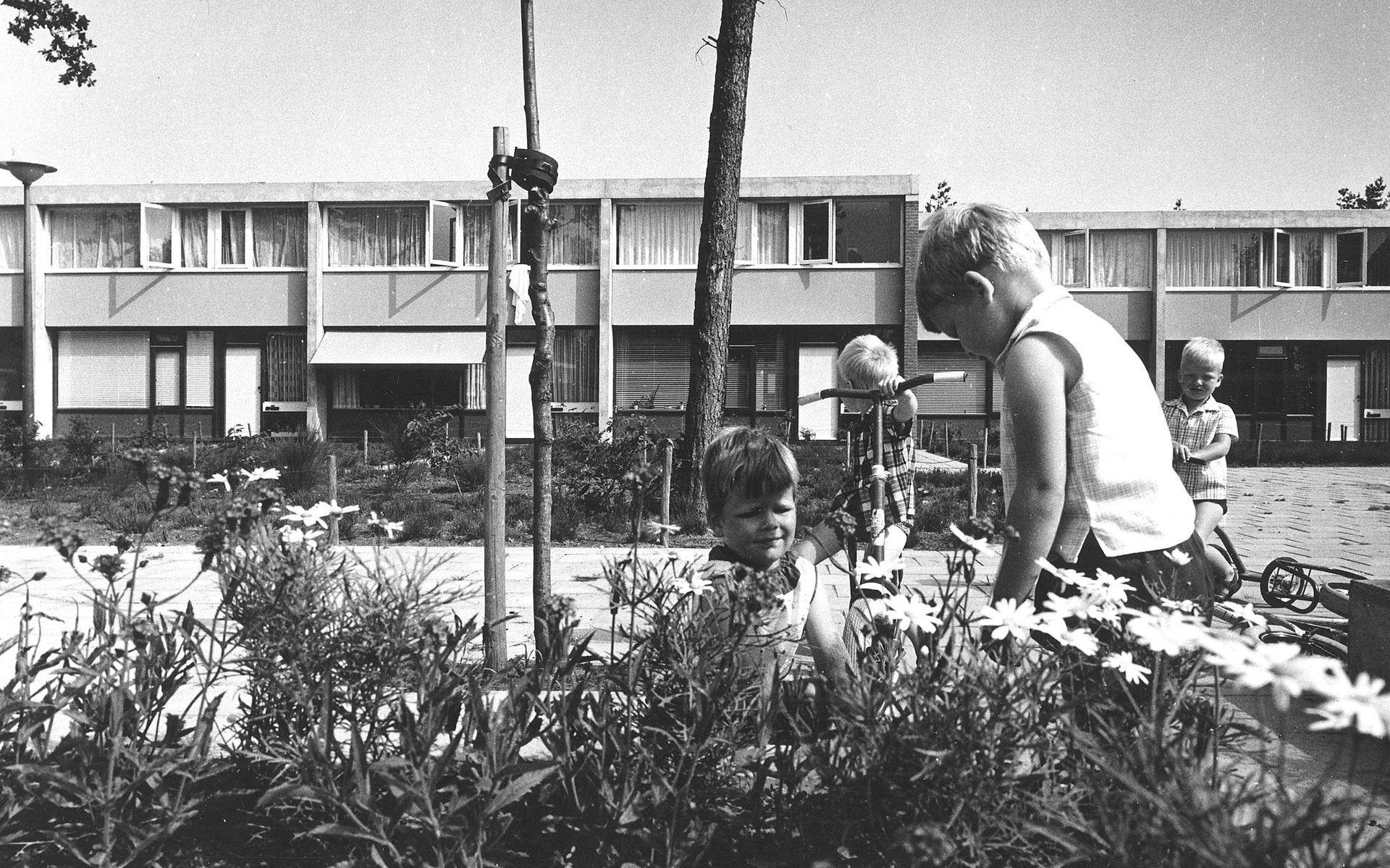 Een boek over Emmerhout, de wijk waar architecten uit de hele wereld kwamen kijken