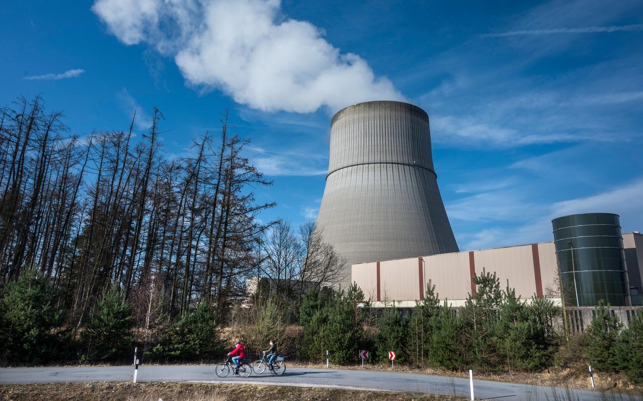 De kerncentrale in Lingen, het Kernkraftwerk Emsland in het district Emsland in de deelstaat Nedersaksen bevindt zich op 40 kilometer van Coevorden. 