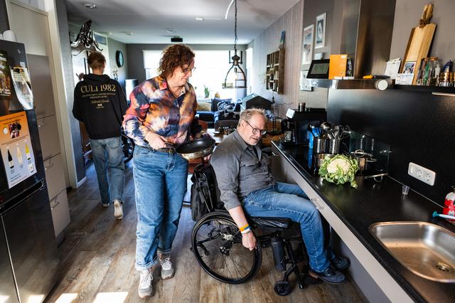 Henk (60) uit Nieuw-Buinen is al jaren ziek, en dat is ook voor zijn vrouw Truus (59) zwaar. ‘Henk i