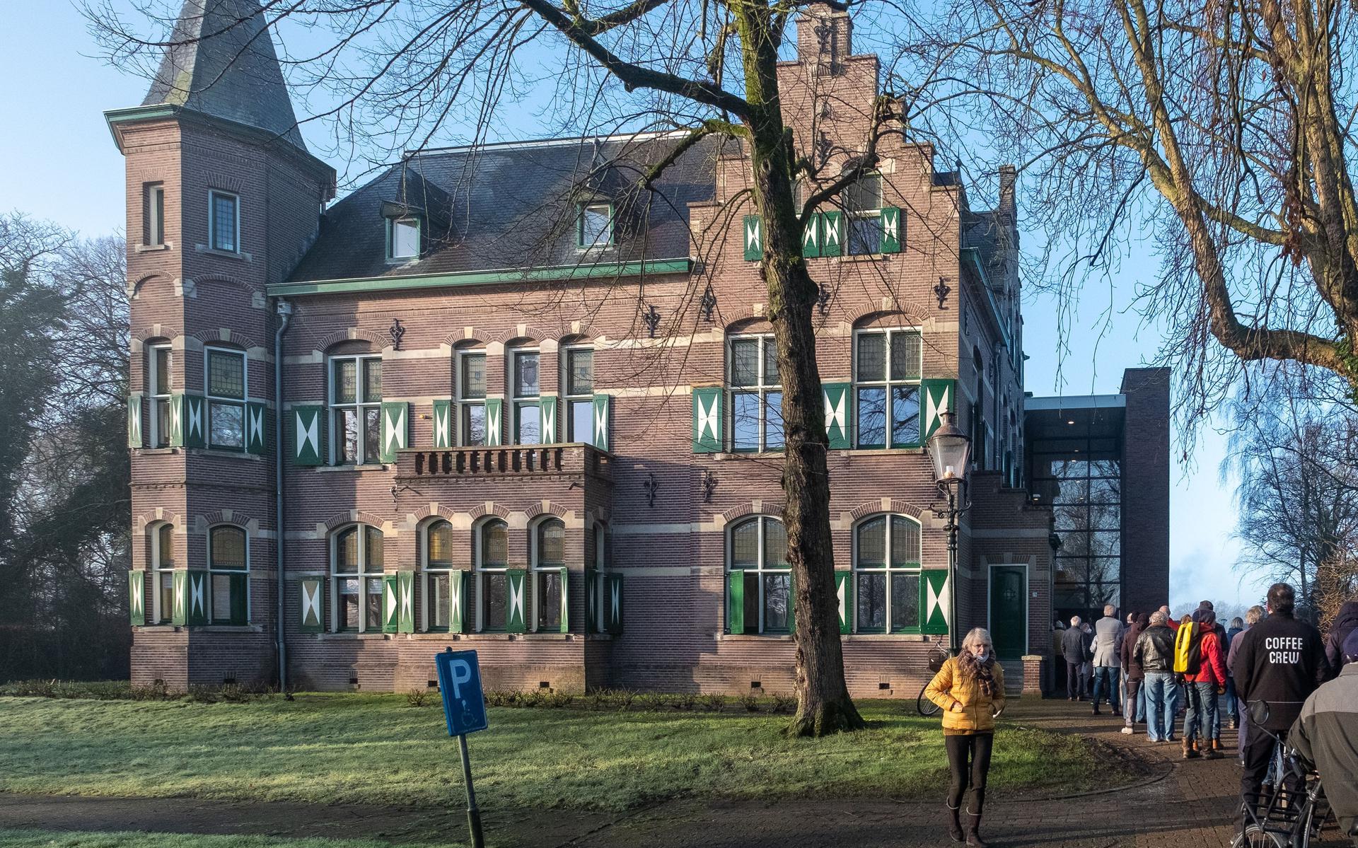 Het nieuwe gemeentehuis van Het Hogeland moet de drie bestaande gemeentehuizen in Winsum (foto), Uithuizen en Leens vervangen.
