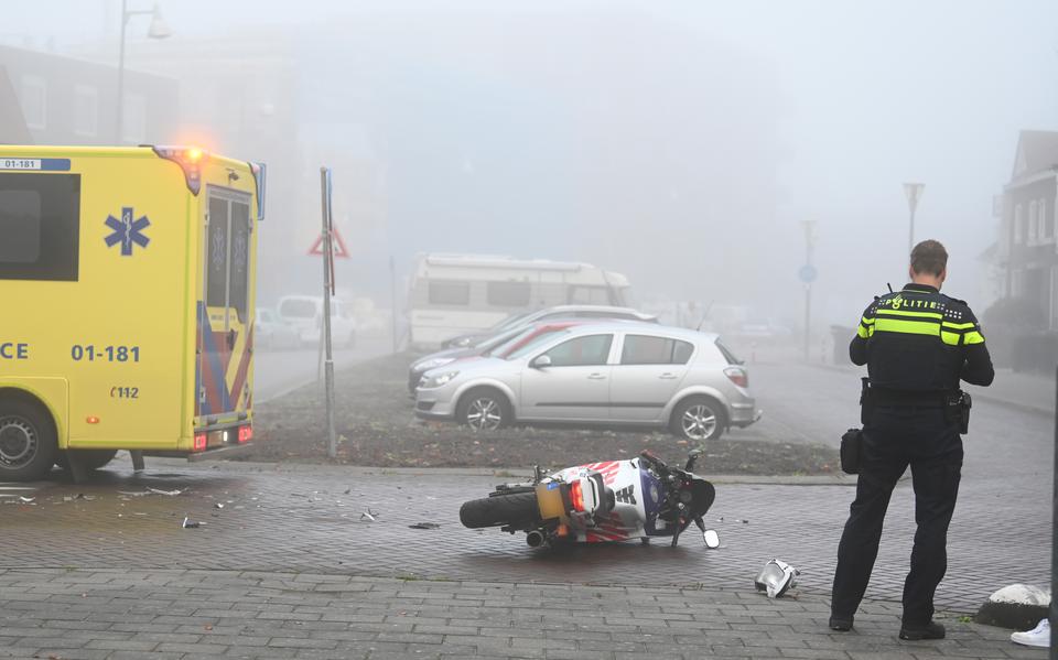 Motorrijder gewond bij aanrijding met auto in Hoogezand.