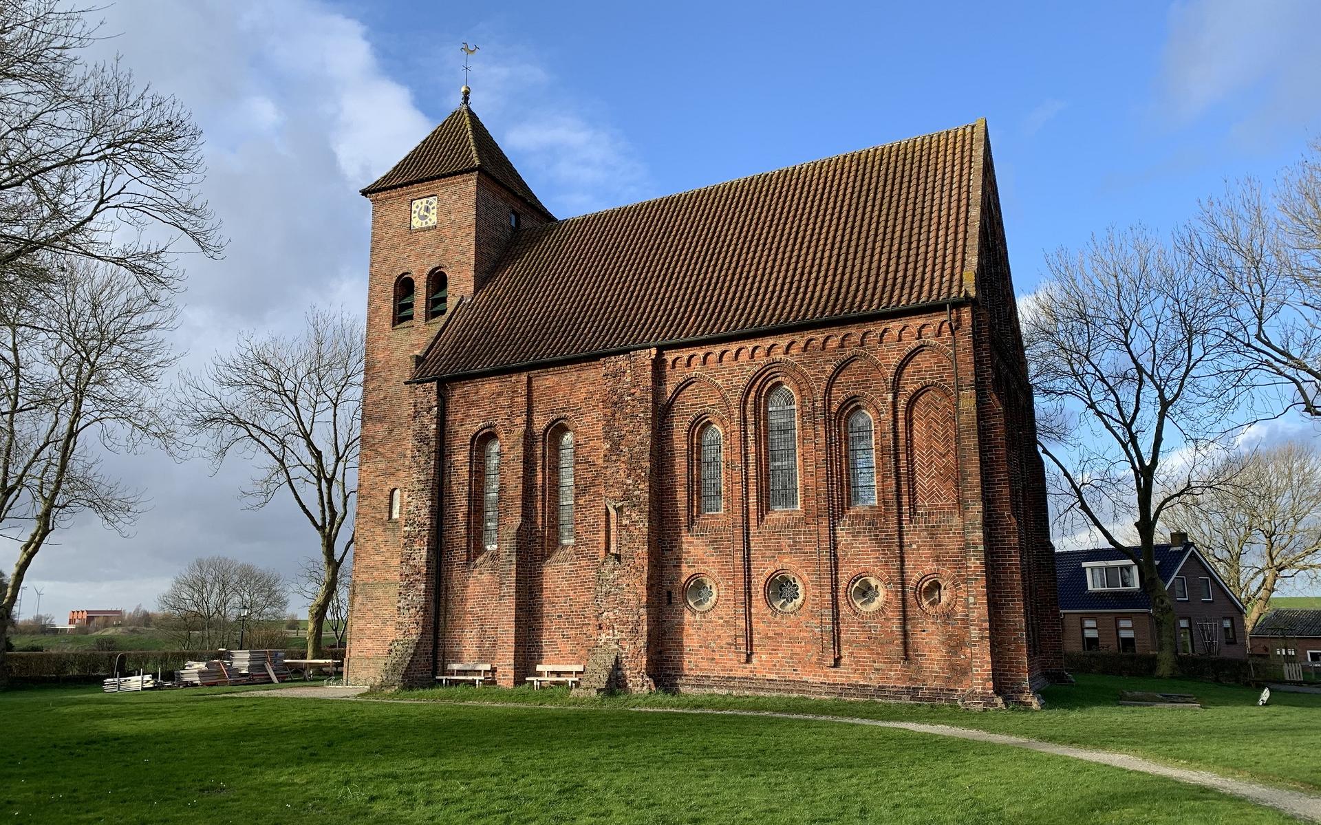 De Uruskerk in Termunten is na twee jaar weer piekfijn in orde. Stichting Oude Groninger Kerken heeft de kerk voor 3 ton laten restaureren.
