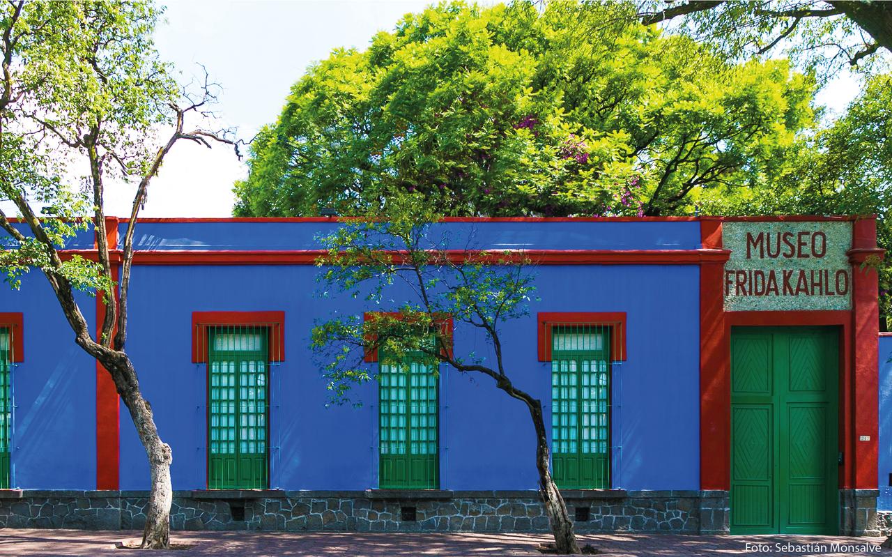 Caza Azul, Het blauwe huis waar Frida Kahlo woonde en werkte in Mexico-stad Caza Azul, Het blauwe huis waar Frida Kahlo woonde en werkte in Mexico-stad