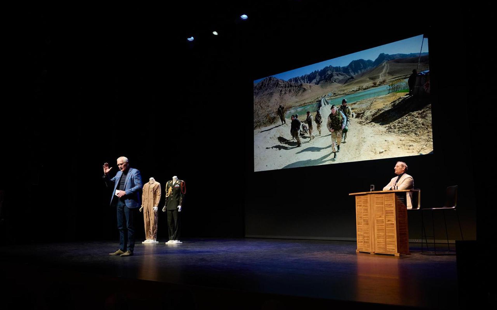 Oud-legerleiders theater in met 'Veldheren live': 'Soldaten lachen het