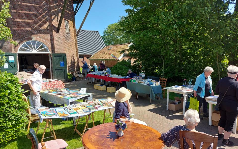 Boekenmarkt in Loppersum.