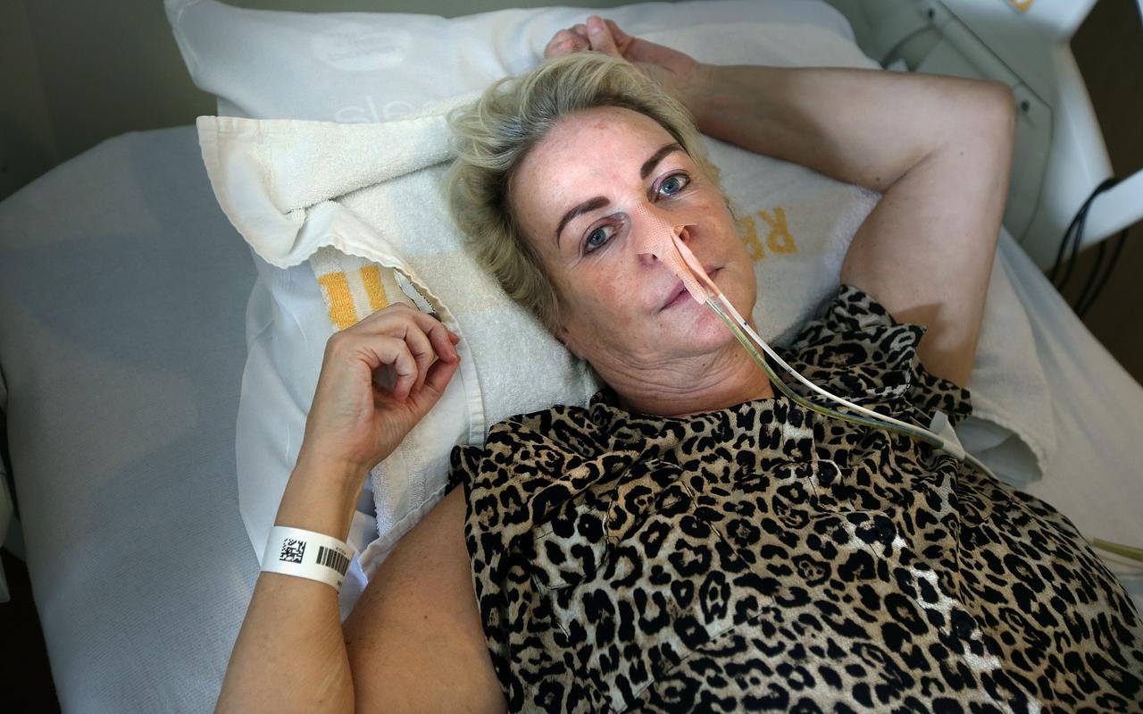 Jantina van der Veen in het MCL. ,,Ineens merk je hoe erg dit is als het jezelf treft. Ik heb geen commentaar op het personeel en de chirurgen aan bed, die vinden dit allemaal even vreselijk." Jantina van der Veen in het MCL. ,,Ineens merk je hoe erg dit is als het jezelf treft. Ik heb geen commentaar op het personeel en de chirurgen aan bed, die vinden dit allemaal even vreselijk."