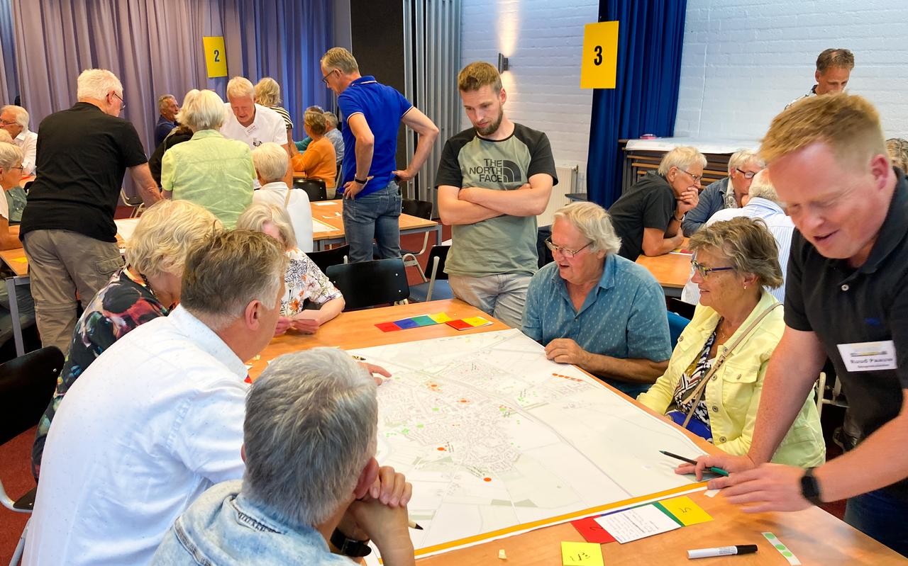 Inwoners van Borger konden woensdagavond hun ideeën kwijt over toekomstige woningbouw in hun dorp. Inwoners van Borger konden woensdagavond hun ideeën kwijt over toekomstige woningbouw in hun dorp.