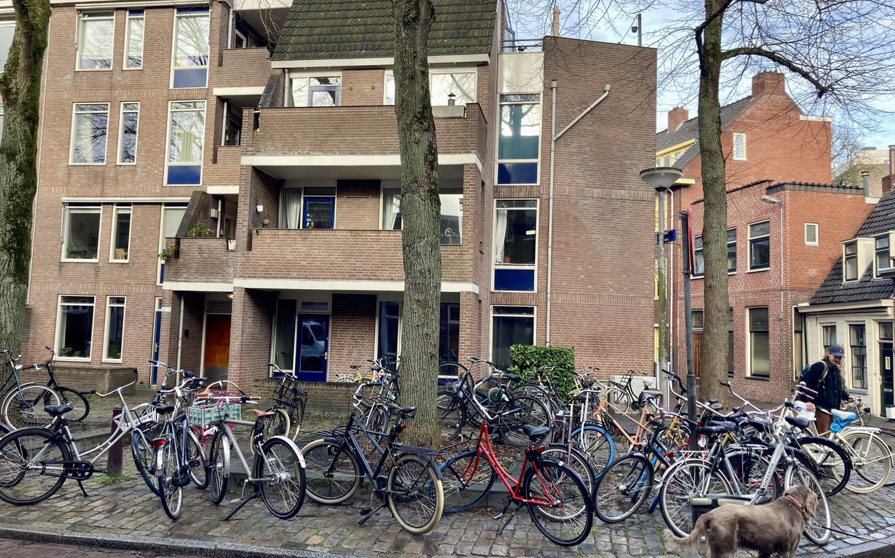 Via fake-advertenties voor een 'flat te huur' in dit appartementencomplex aan de Turftorenstraat in hartje Groningen hebben oplichters tientallen huurders die een kamer zochten geld afgetroggeld.  