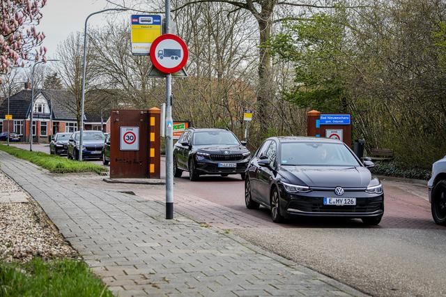Sluipverkeer Bad Nieuweschans is niet te voorkomen. Wachten tot grenscontroles stoppen