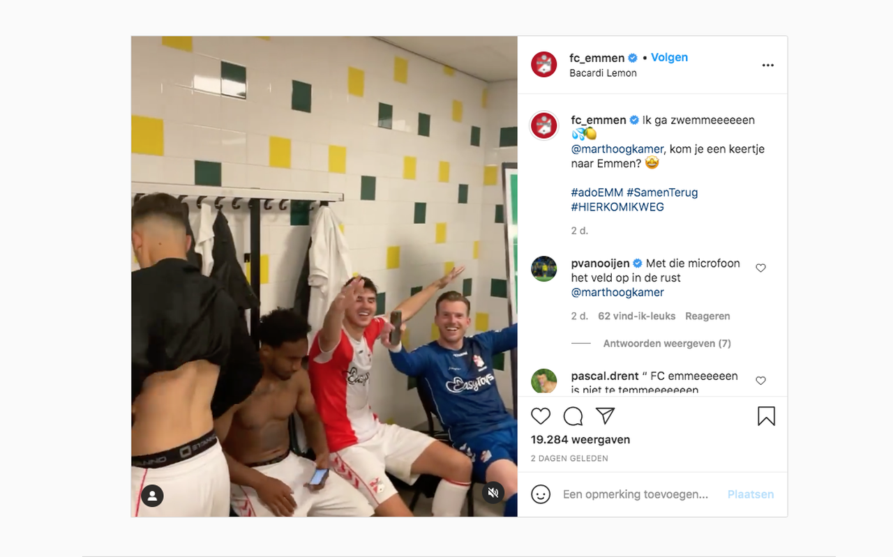 De uitnodiging van de FC Emmen-spelers voor zanger Mart Hoogkamer op Instagram