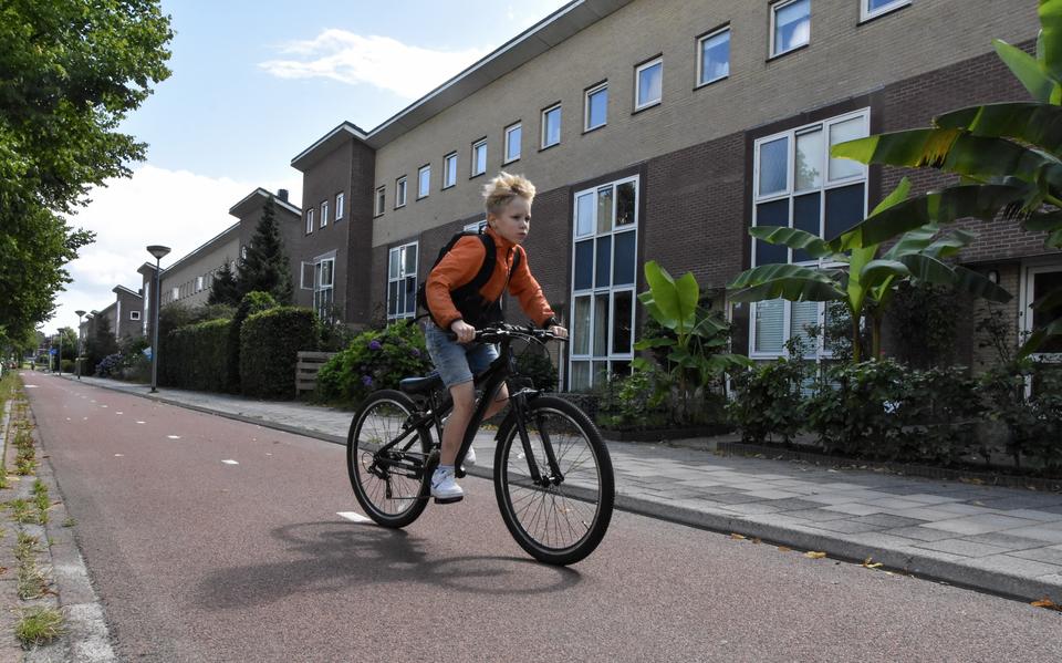 Zorggeld ging naar kleding, reizen naar Paramaribo, kleding, congressen en 114.000 dividend. 
