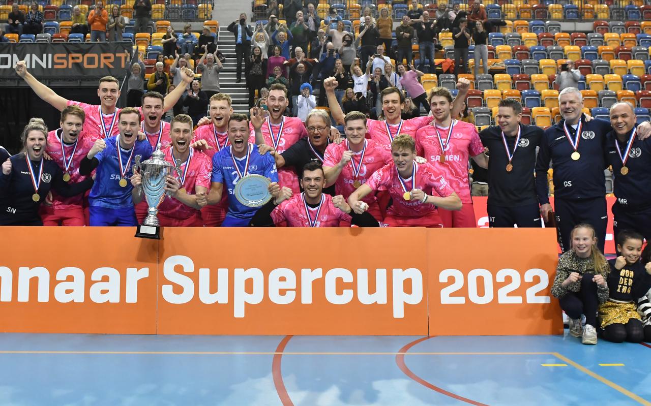 Supercup-winnaar Lycurgus versloeg het eerste van Dynamo en lootte het tweede team van de Apeldoorners in de beker. Supercup-winnaar Lycurgus versloeg het eerste van Dynamo en lootte het tweede team van de Apeldoorners in de beker.