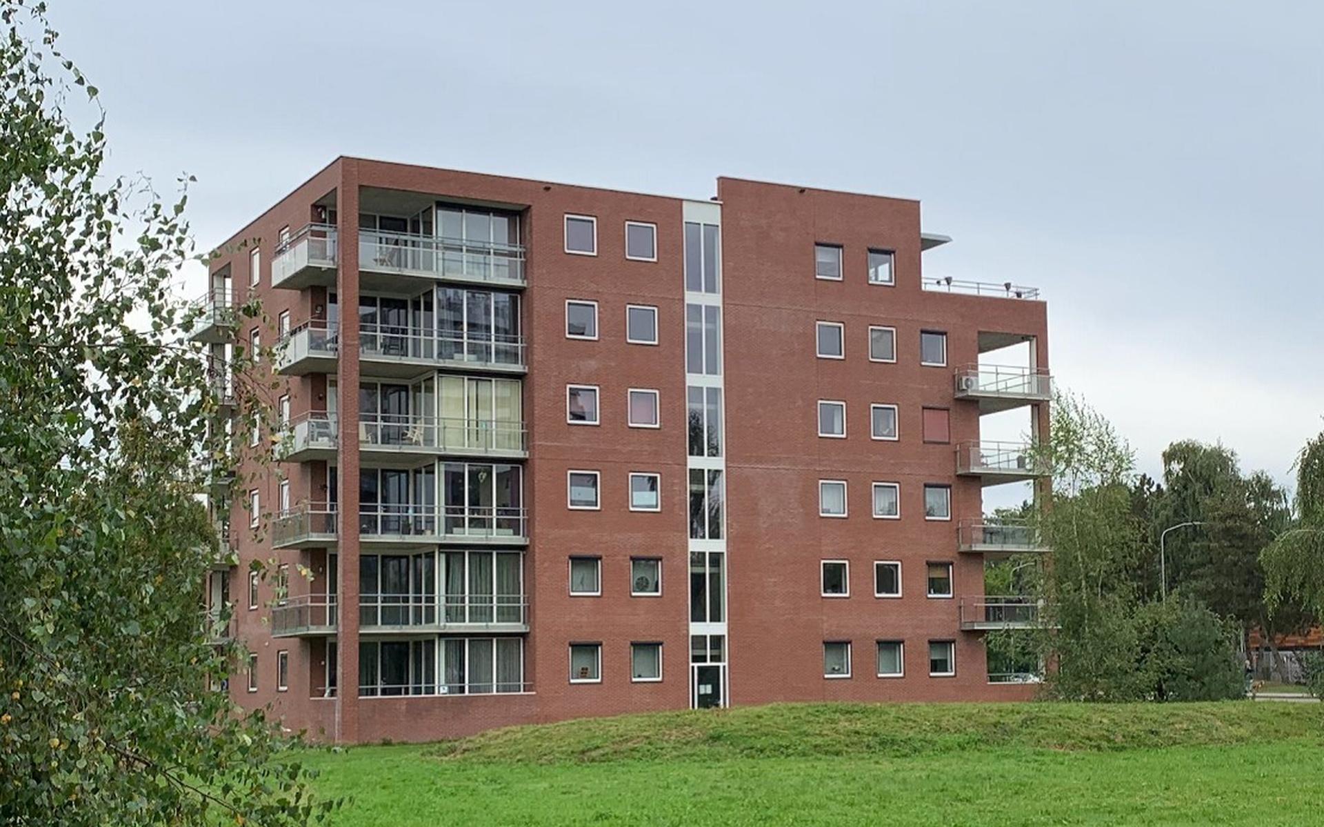 Plan voor vierde appartementencomplex met zes bouwlagen aan Het Waal in Emmen. Lefier hakt eind dit 