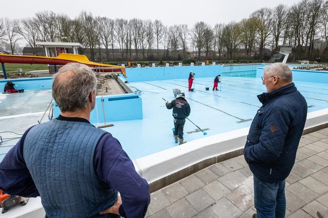 Zwembad Musselkanaal werkt tegen de klok: ‘We zijn vier maanden open, maar hebben werk voor dertien’