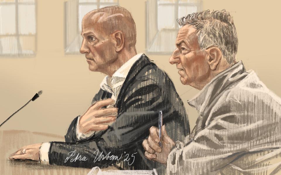 Voormalig Jumbo-topman Frits van Eerd (links) en autohandelaar Theo E. in de rechtbank van Groningen.